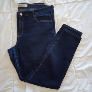 Dark wash skinny jeans